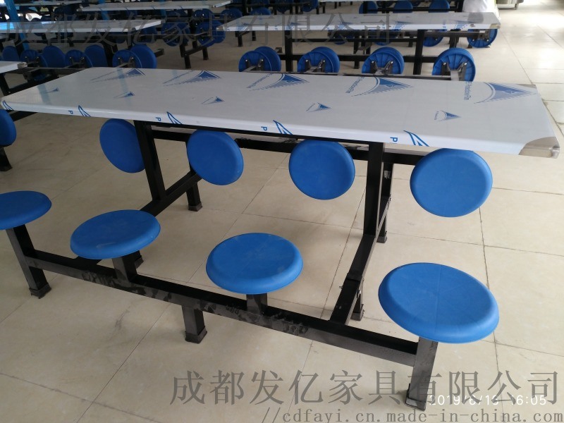 大专院校食堂餐桌 不锈钢餐桌 餐厅快餐桌椅厂家